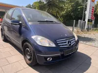 Gebraucht Mercedes A180 116 PS (85 kW) 2010 Blau Limousine