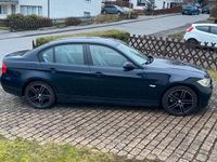 Gebraucht BMW 320 150 PS (110 kW) 2006 Blau Limousine