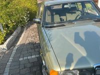 Gebraucht Mercedes E230 136 PS (100 kW) 1984 Grün Limousine