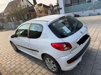 Gebraucht Peugeot 206 75 PS (55 kW) 2010 Weiß Limousine