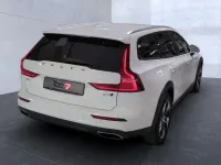 Gebraucht Volvo V60 CC Pro 197 PS (144 kW) 2021 Weiss Kombi