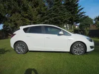 Gebraucht Opel Astra 110 PS (80 kW) 2014 Weiß Limousine
