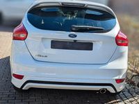 Gebraucht Ford Focus Titanium 150 PS (110 kW) 2016 Weiß Limousine