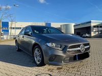 Gebraucht Mercedes A180 116 PS (85 kW) 2019 Grau Kleinwagen