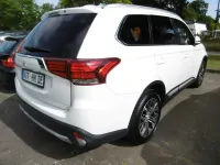 Gebraucht Mitsubishi Outlander Plus 150 PS (110 kW) 2015 Weiß SUV