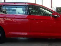 Gebraucht VW Passat 122 PS (89 kW) 2023 Rot Kombi