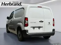 Gebraucht Peugeot Partner 110 PS (80 kW) 2022 Lackierung weiss icy/typ ausse Van / Kleinbus