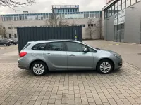 Gebraucht Opel Astra Edition 140 PS (102 kW) 2012 Silber Kombi
