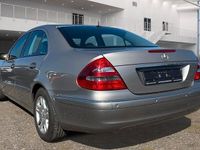 Gebraucht Mercedes E240 177 PS (130 kW) 2005 Grau Limousine