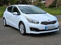 Usado Kia Ceed 101 HP (74 kW) 2018 Branco Citadino
