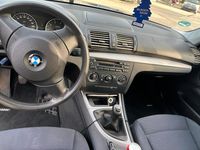 Gebraucht BMW 116 122 PS (89 kW) 2007 Schwarz Kleinwagen