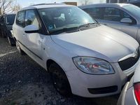 Gebraucht Skoda Fabia 68 PS (50 kW) 2011 Weiß Limousine