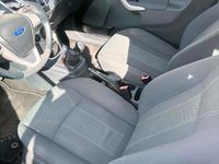 Gebraucht Ford Fiesta 82 PS (60 kW) 2010 Silber Kleinwagen