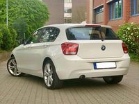 Gebraucht BMW 114 Advantage 102 PS (75 kW) 2012 Weiß Kleinwagen