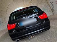 Gebraucht BMW 320 170 PS (125 kW) 2011 Schwarz Kombi