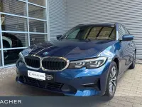 Gebraucht BMW 330 Advantage 184 PS (135 kW) 2022 Phytonicblau Kombi