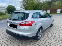 Usado Ford Focus SYNC Edition 116 CV (85 kW) 2014 Plateado Berlina