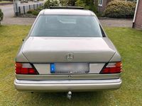 Gebraucht Mercedes E230 132 PS (97 kW) 1992 Braun Limousine