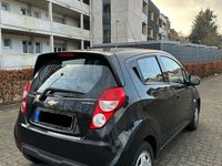 Gebraucht Chevrolet Spark 68 PS (50 kW) 2014 Schwarz Kleinwagen