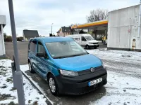 Używany VW Caddy 75 KM (55 kW) 2021 Niebieski Minivan