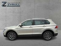 Gebraucht VW Tiguan Life 150 PS (110 kW) 2024 Silber SUV