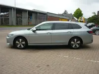 Gebraucht VW Passat Business 150 PS (110 kW) 2025 Oyster silver metallic Kombi