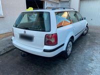 Gebraucht VW Passat 131 PS (96 kW) 2001 Weiß Kombi