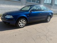 Gebraucht VW Passat 116 PS (85 kW) 2002 Blau Limousine