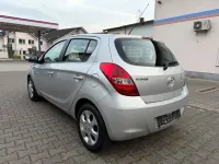 Gebraucht Hyundai i20 Style 101 PS (74 kW) 2012 Silber Kleinwagen