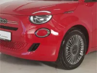 Neu Fiat 500 Icon 65 PS (47 kW) 2026 Rot Limousine