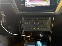 Gebraucht VW Touran 150 PS (110 kW) 2022 Gelb Van / Kleinbus