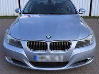 Gebraucht BMW 318 143 PS (105 kW) 2010 Blau Limousine