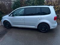 Gebraucht VW Touran 105 PS (77 kW) 2012 Silber Van / Kleinbus