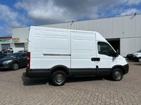 Gebraucht Iveco Daily 126 PS (92 kW) 2010 Weiß Van / Kleinbus