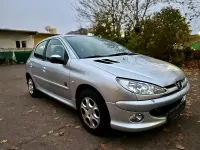 Gebraucht Peugeot 206 67 PS (49 kW) 2008 Silber Kleinwagen