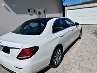 Gebraucht Mercedes E220 194 PS (142 kW) 2019 Weiß Limousine