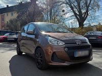 Gebraucht Hyundai i10 67 PS (49 kW) 2017 Braun Kleinwagen