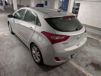 Gebraucht Hyundai i30 Edition 100 PS (73 kW) 2014 Silber Limousine