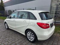 Gebraucht Mercedes B180 109 PS (80 kW) 2013 Weiß Van / Kleinbus