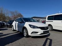 Gebraucht Opel Astra Selection 105 PS (77 kW) 2016 Weiß Limousine
