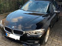 Gebraucht BMW 330e 2017 Schwarz Limousine
