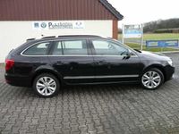 Gebraucht Skoda Superb Elegance 140 PS (102 kW) 2014 Schwarz metallic Kombi