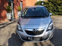 Gebraucht Opel Meriva Design Edition 140 PS (102 kW) 2011 Silber Van / Kleinbus