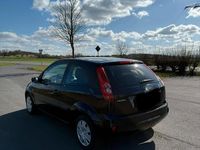 Gebraucht Ford Fiesta 60 PS (44 kW) 2006 Blau Kleinwagen