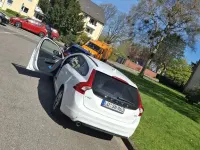 Gebraucht Volvo V60 Business Edition 150 PS (110 kW) 2015 Weiß Kombi