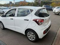 Gebraucht Hyundai i10 Classic 67 PS (49 kW) 2017 Weiß Kleinwagen