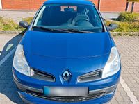 Używany Renault Clio III 75 KM (55 kW) 2008 Niebieski Hatchback