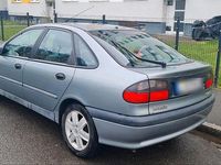 Gebraucht Renault Laguna 90 PS (66 kW) 1997 Grün Limousine