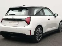 Używany Mini Cooper Classic 135 kW (184 KM) 2025 Biały Hatchback
