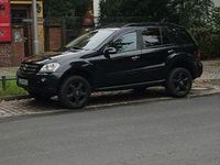 Gebraucht Mercedes ML320 224 PS (164 kW) 2007 Schwarz SUV